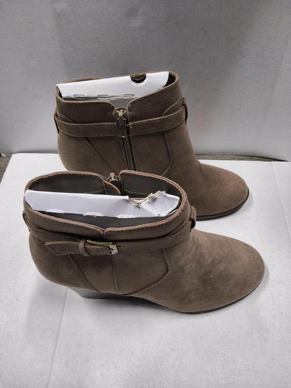 NWOT Size 8.5 Women's Taupe Suede Wedged Ankle Boots with Side Zip